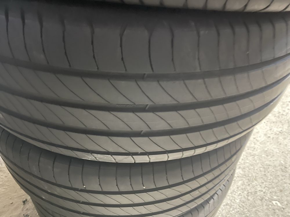 Продам шины 235/55 R19