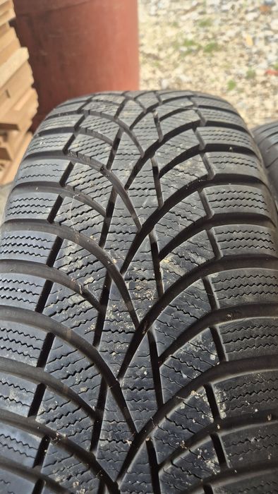 Пръдавам зимни   гуми Тойо  205 60 16