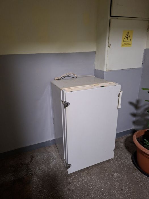 Vand congelator utilizat