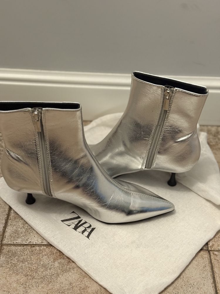 Сребристи боти ZARA, 36 номер