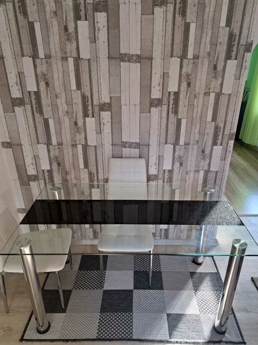 Стъклена маса 140/880 запазена