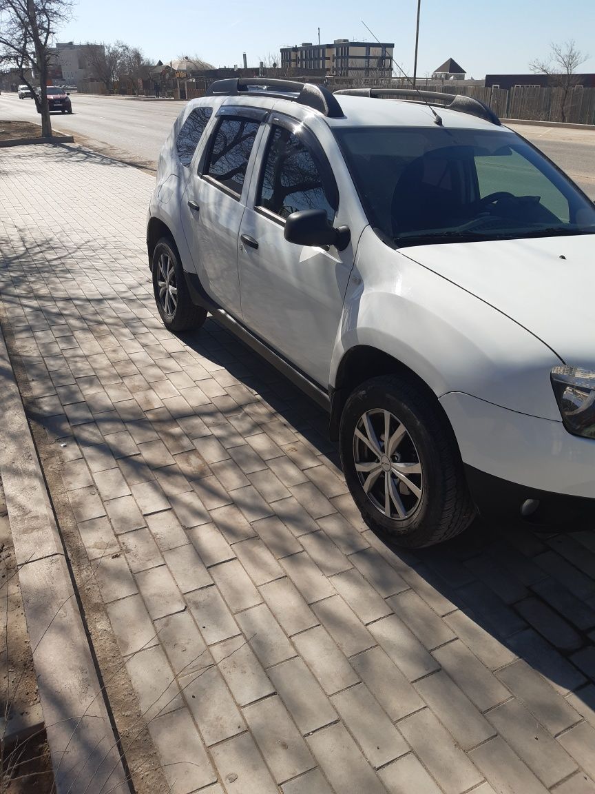 Продаётся автомобиль Рено Дастер