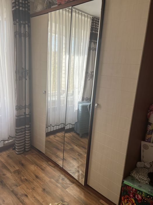 Продаю шкафы и компьютерный стол