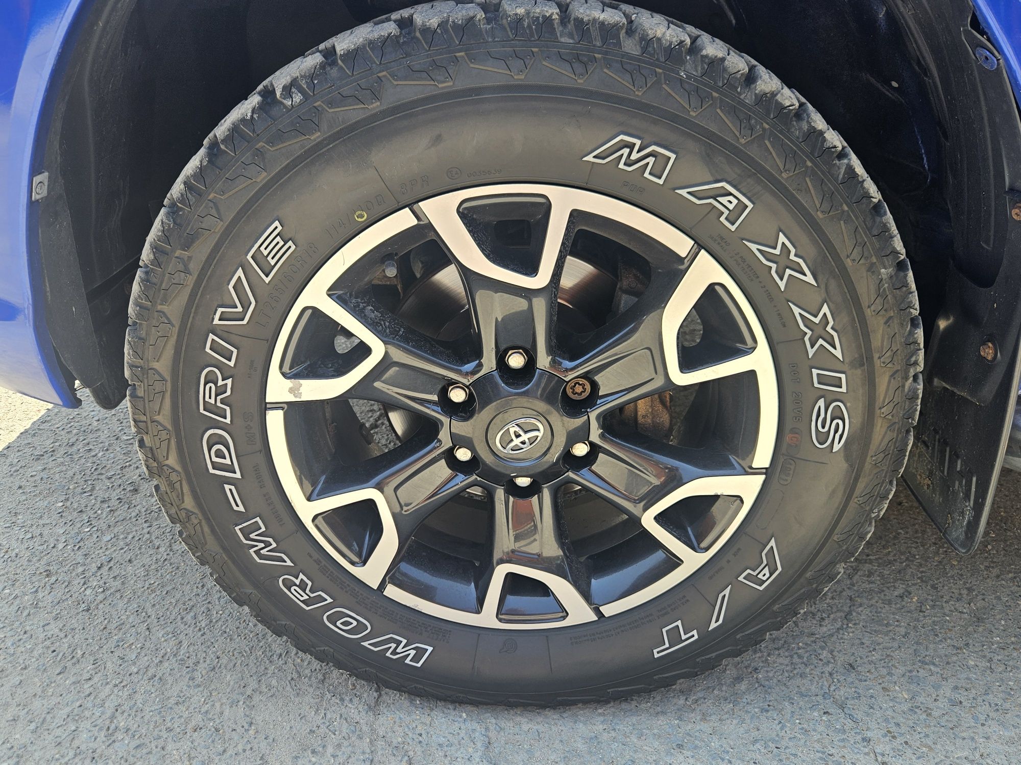 Джанти с гуми за Toyota Hilux 265/60/18