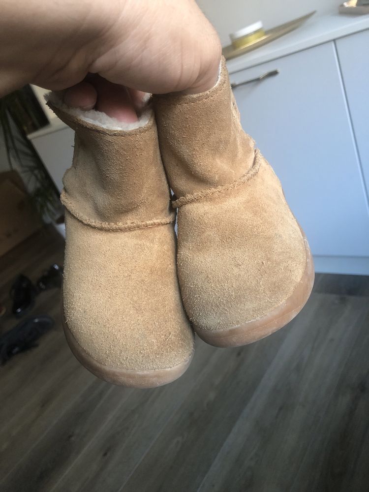 Cizmulite ugg 27.5 cu scai