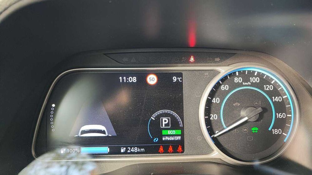 Продавам перфектен Nissan Leaf N-Connectа 40kWh