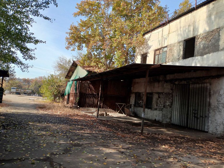 715kvm. 2qavatli Mirzo Ulug'bek tumani Yugnakiy mahallasida joylashgan