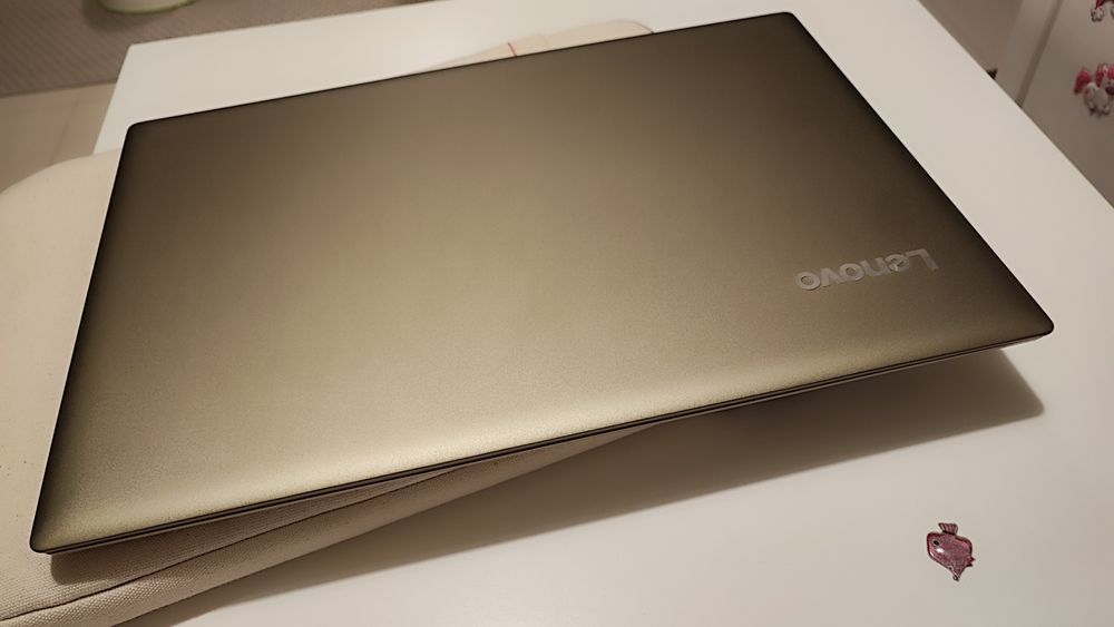 Леново/ LENOVO Ideapad 15,6" + подаръци