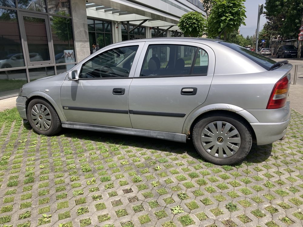 Кола Opel Astra G