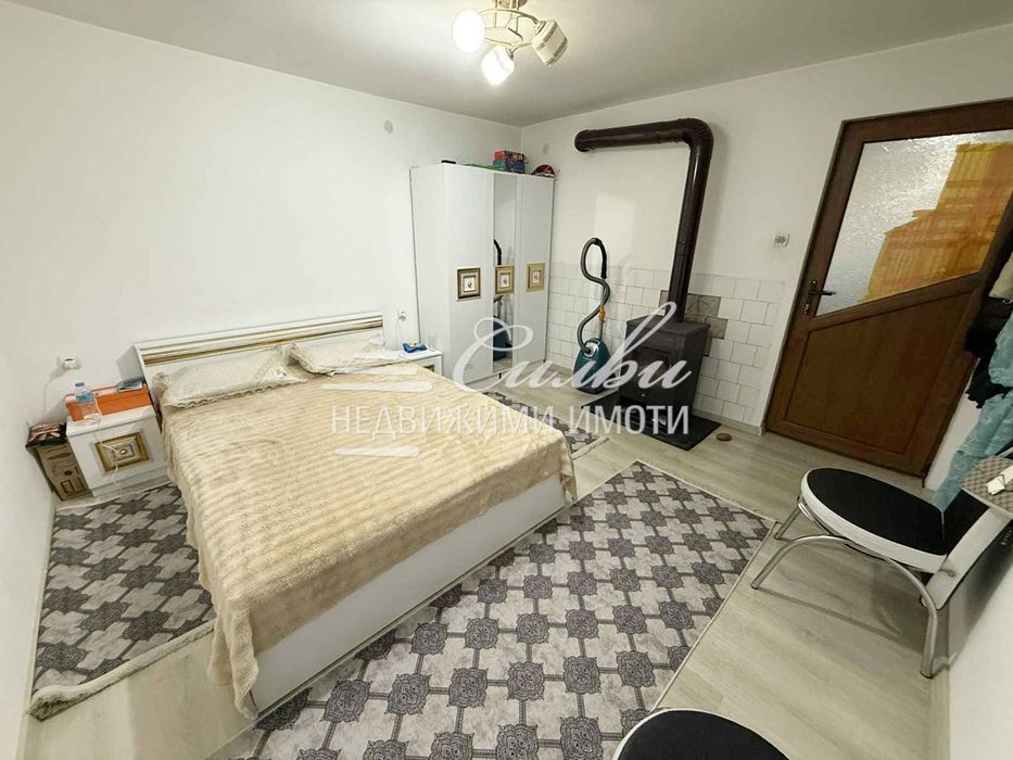 Двуетажна къща след ОСНОВЕН РЕМОНТ с РЗП 167 кв.м., - с. Златар!