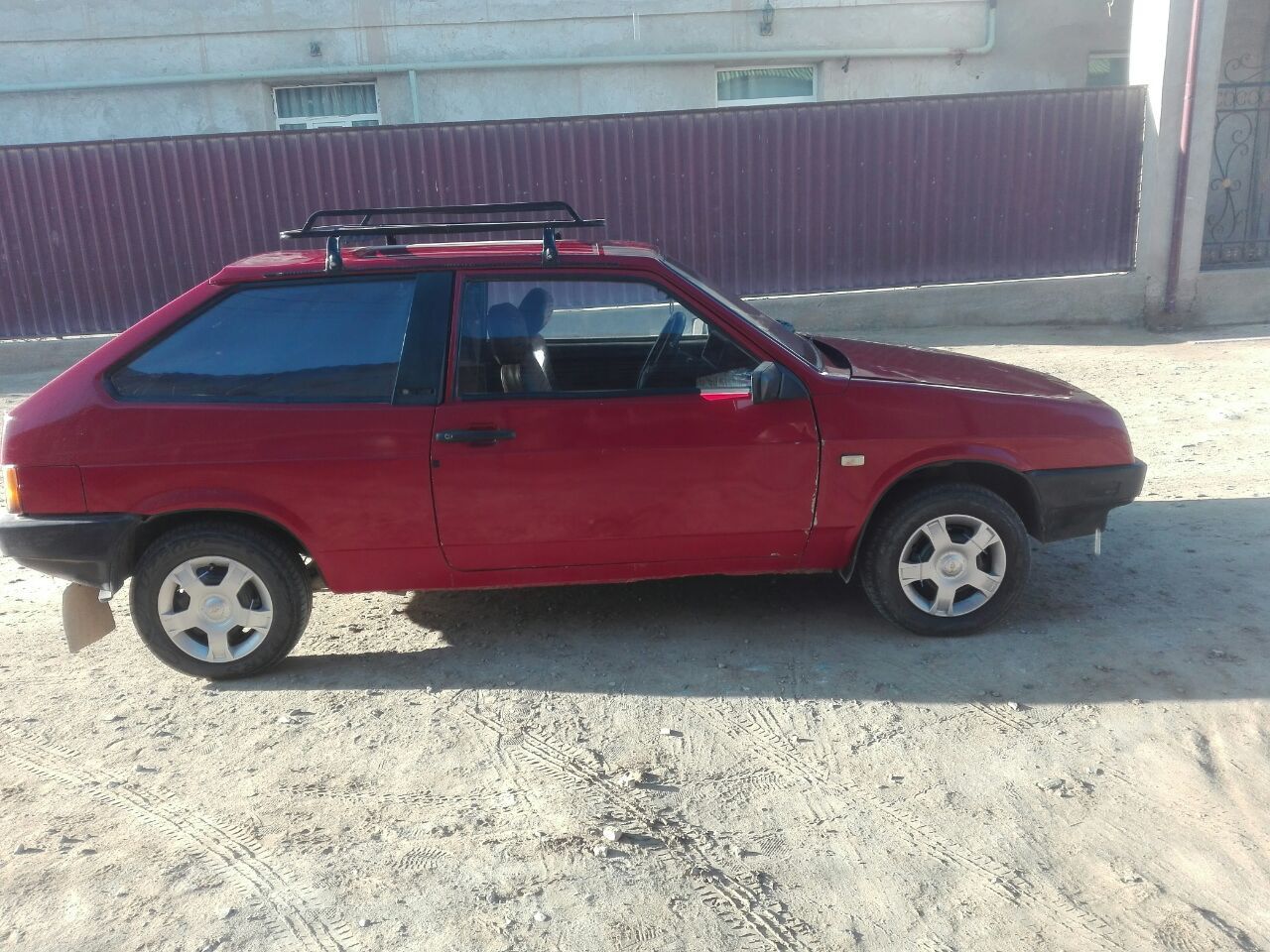 Lada 08 satiladi baxai 15mln jili 1986 metani bar benzindeda juredi