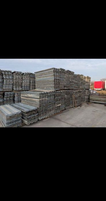 schela metalica și popi metalici de inchiriat