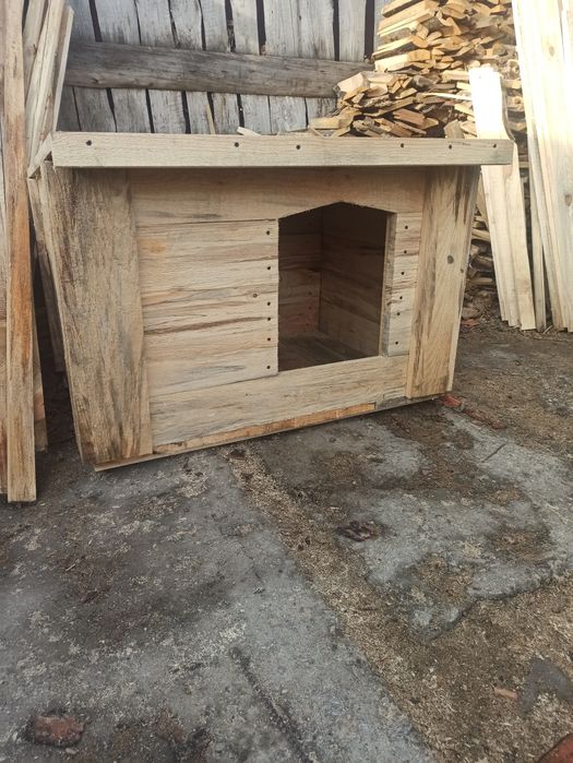 Будка новая для средней собаки.