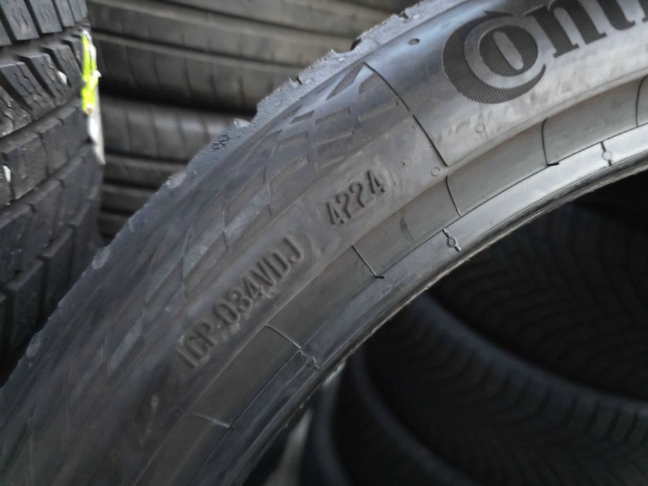 2бр Зимни гуми 275 35 22 - Continental - DOT 2024