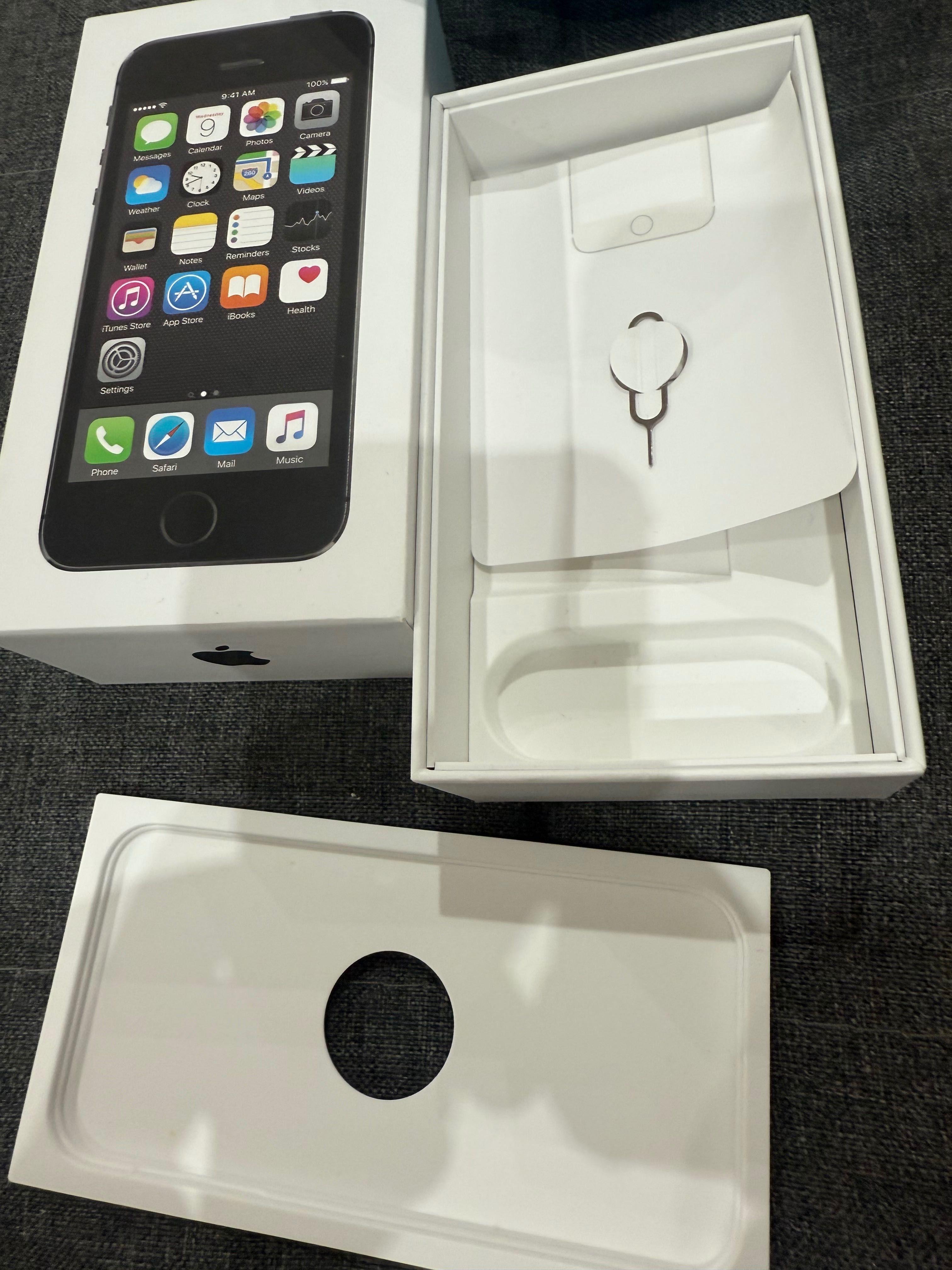 Продавам Айфон 5s Бартер КОМЕНТАР