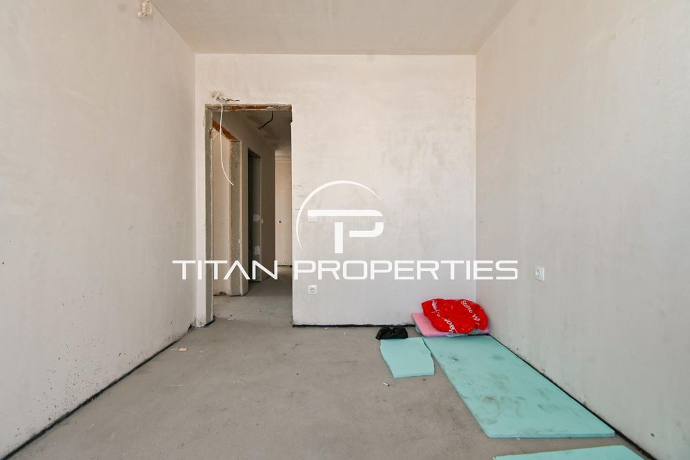 Тристаен в ж.к. Малинова долина