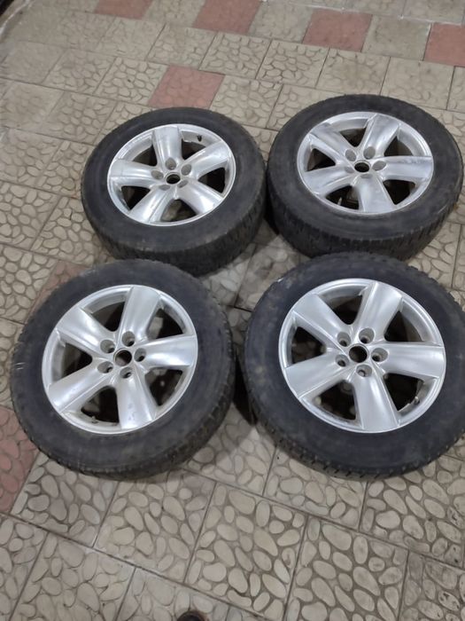 Продам диски с шинами
