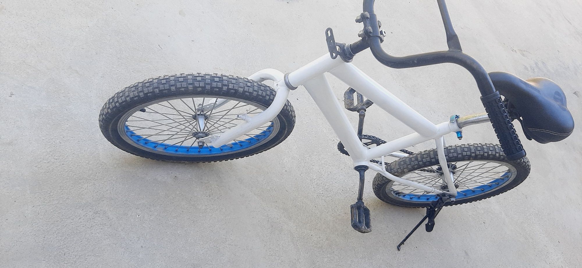 Velosiped sotiladi srochna razmeri 20ma