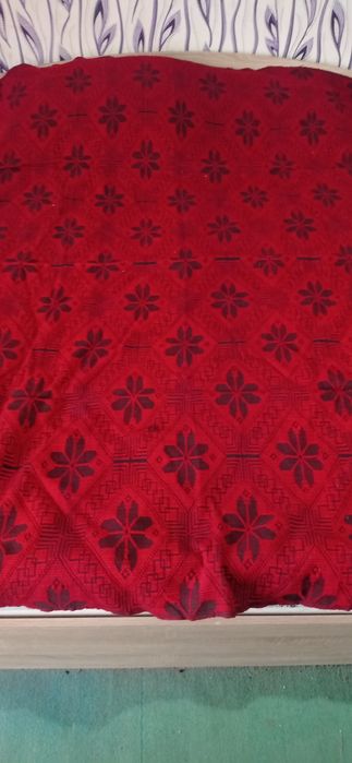 Червен чисто нов плат