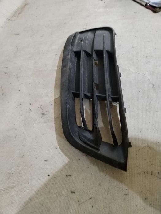 Grila stanga bara fata, BMW Seria 5, F10, F11, facelift, 2013, 2014, 2015, 2016, cod origine OE 51117331733.