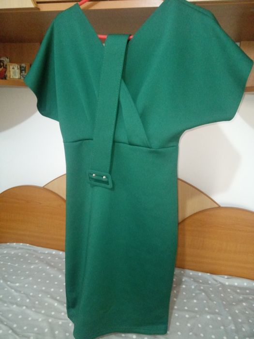 Vând rochie elegantă