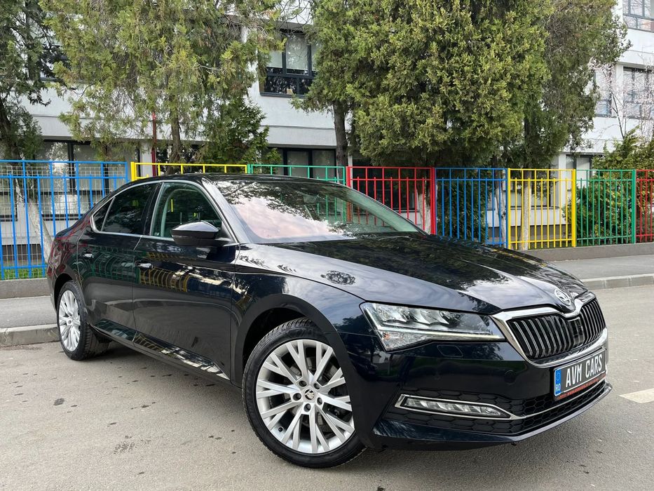 Skoda Superb TVA-Deductibil/ Bi-Led/ Canton/ Benzina/ DSG/ Trapa/ Incalzire scaune