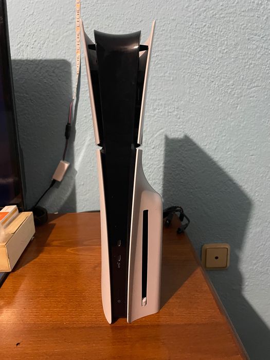 Продавам PlayStation 5 Slim
