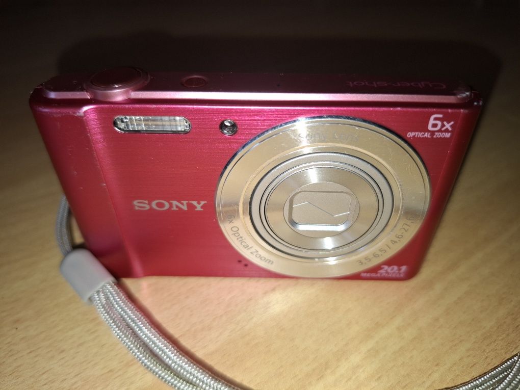 Компактен дигитален фотоапарат камера SONY Cybershot DSC-W810