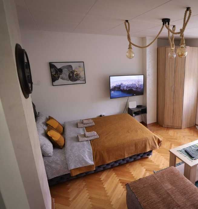 Дава се под наем Едностаен апартамент в Пловдив, Изгрев - 45 кв.м за 170 € - Снимка #1