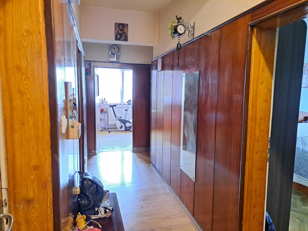 Продава се Четиристаен апартамент в Плевен, Идеален център - 106 кв.м за 1651 €/кв.м - Снимка #17