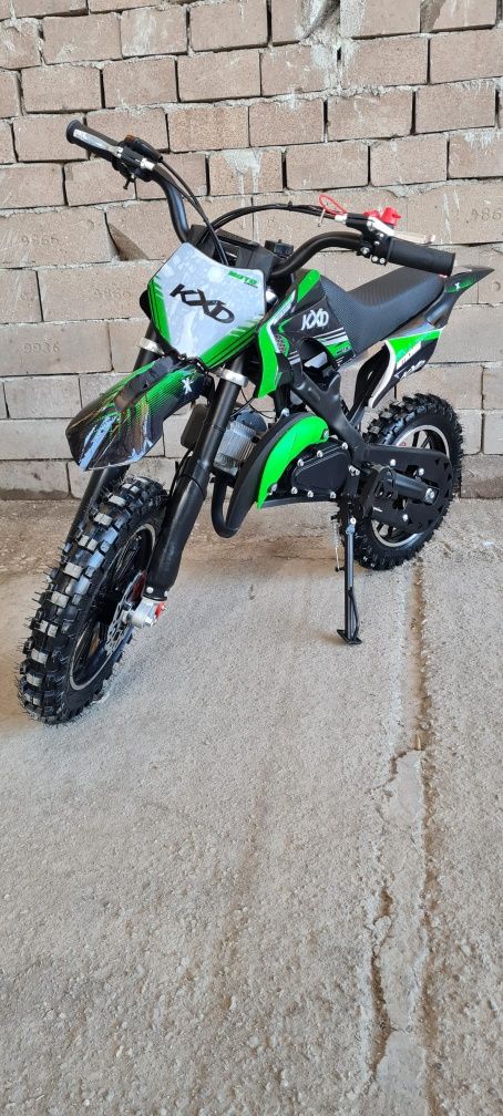 Cross 49cc adus din Germania pentru copii cu motor pe benzina in 2 t