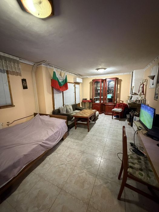 Дава се под наем Тристаен апартамент в София, Банишора - 116 кв.м за 484.5 € - Снимка #2