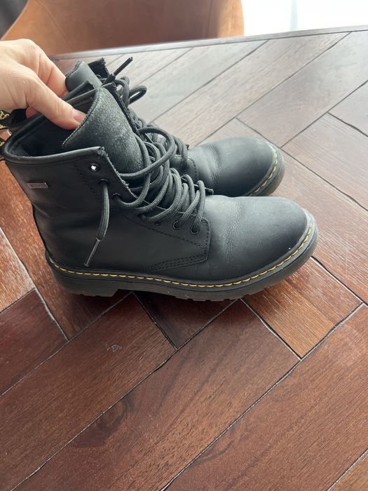 Ghete Dr Marten din piele naturala in stare foare buna