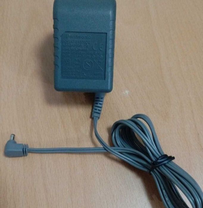 Vand 2 Alimentatoare PANSONIC