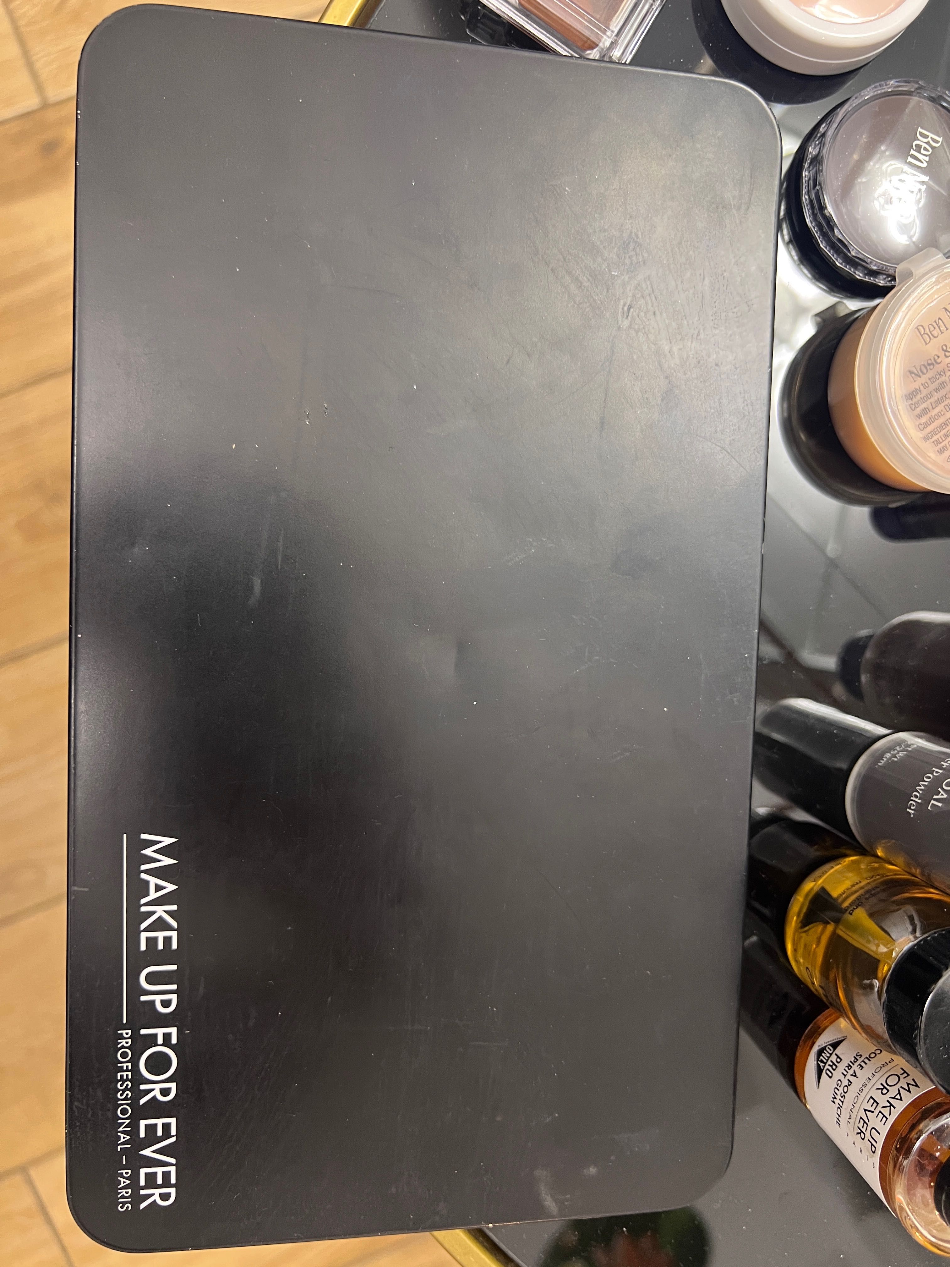 Paleta pentru machiaj