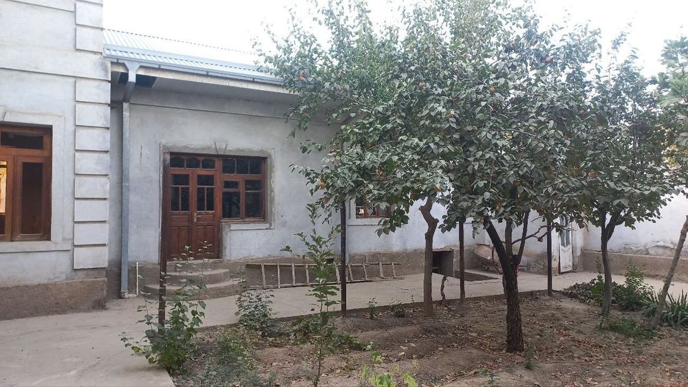 Срочно ховли сотилади