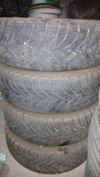 Шины с дисками комплект