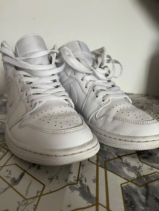 Jordan 1 Mid Triple White