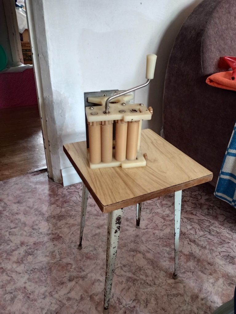 Продается ручная лапшерезка.