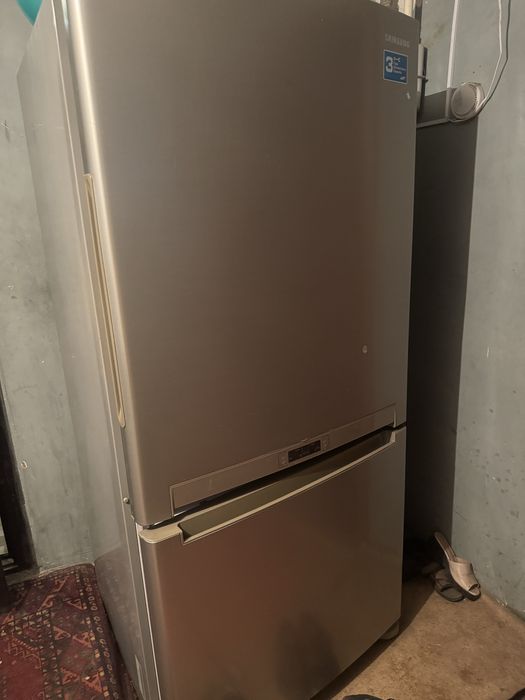 Холодильник продается