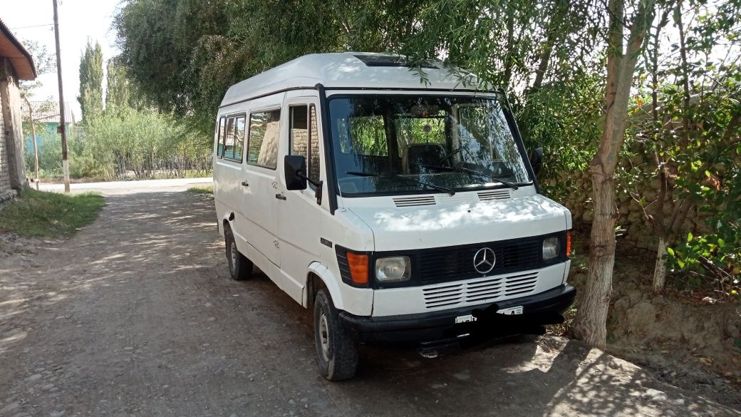 Mercedes-Benz avtobus