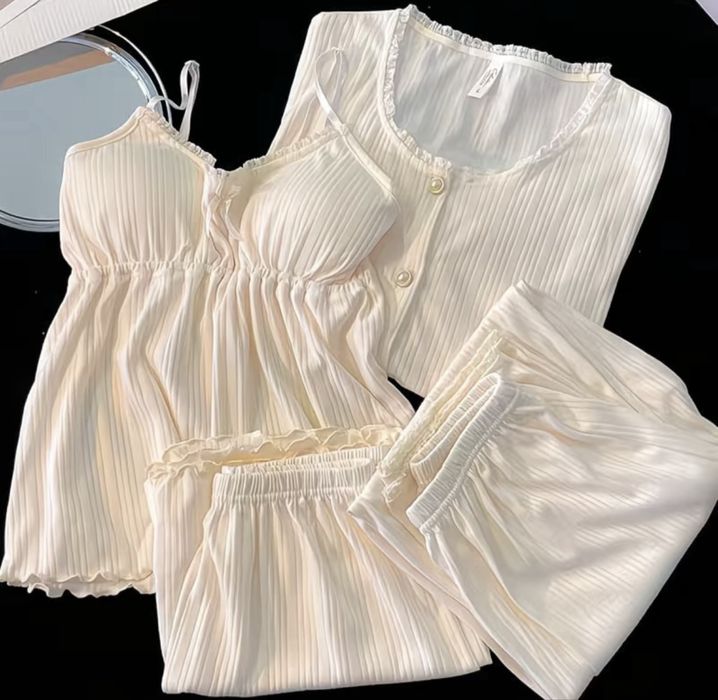 Продаюся пижамы женские