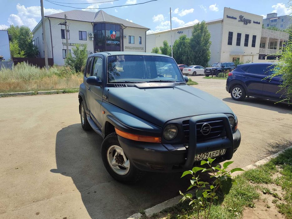 Продам машину внедорожник