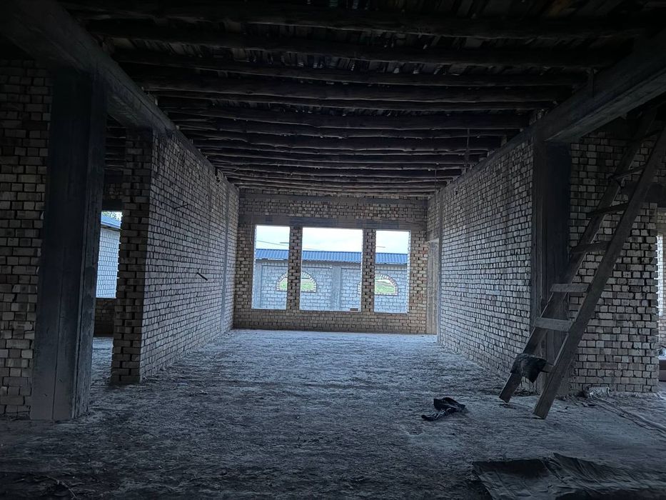 Uchastka sotiladi.  Sampiga yaqin