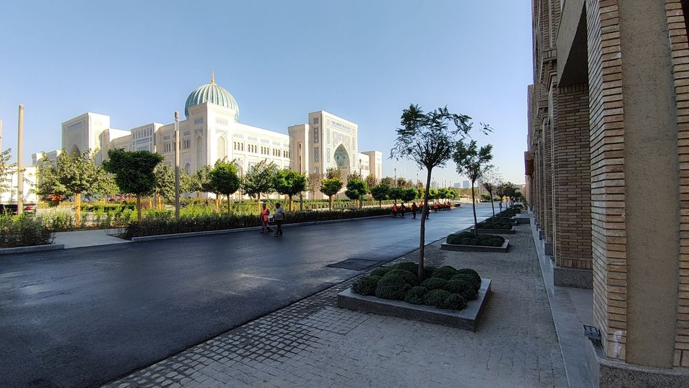 Земля для строительства 3 и 8 соток. Также и отдельно продаются.  130к