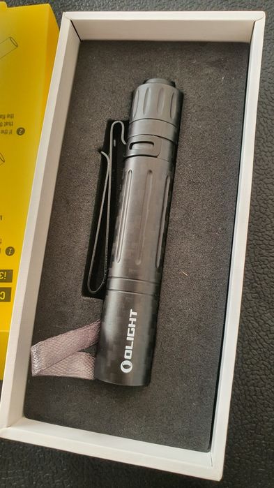 Olight i3t carbon fiber