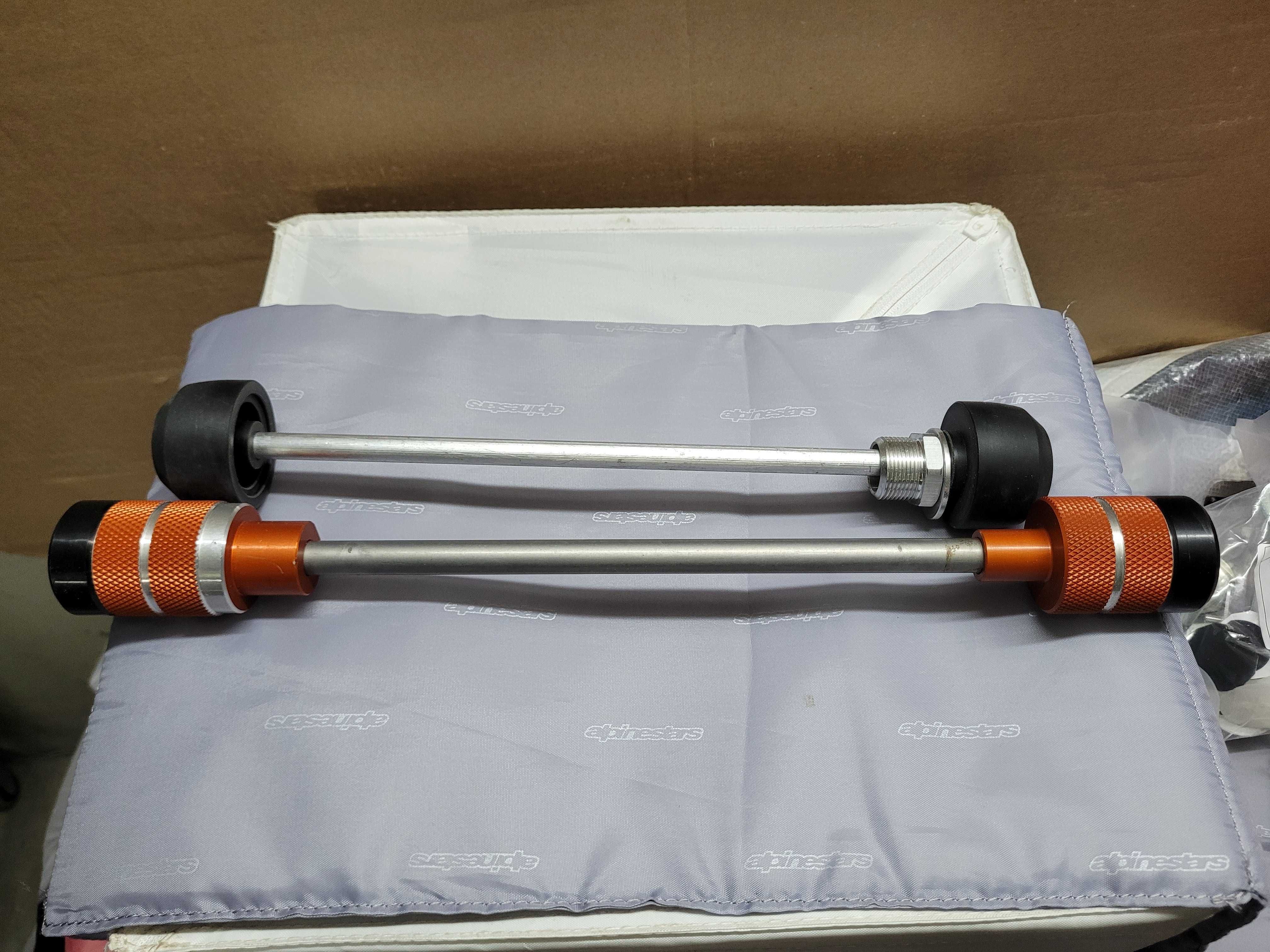 Краш тапи за предна ос на KTM  / Husqvarna