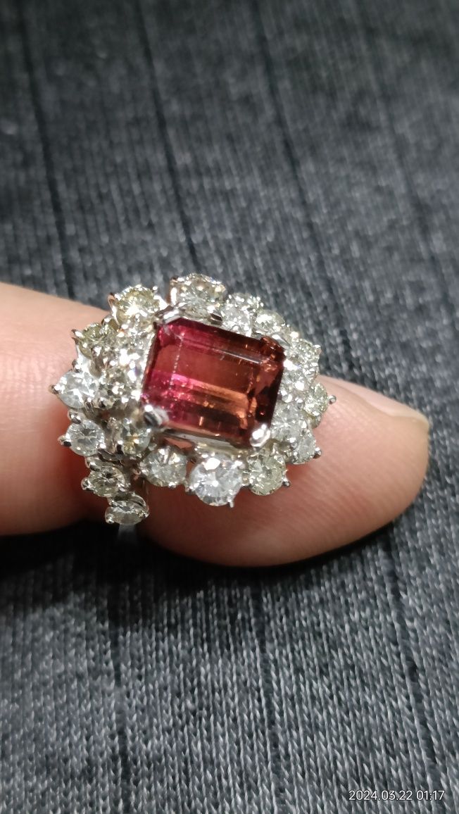 Vind inel din aur 18kt cu turmalina roz și diamante
