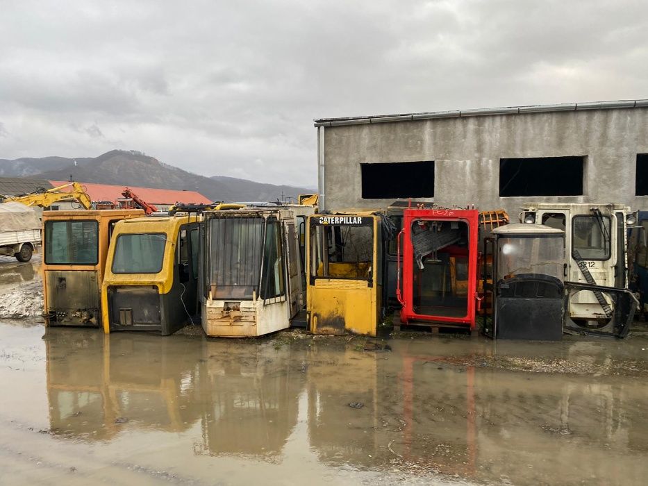 Cabine pentru excavatoare , buldoexcavatoare , vole , buldozere