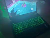 Ноутбук HP Pavilion + Клавиатура с мышью